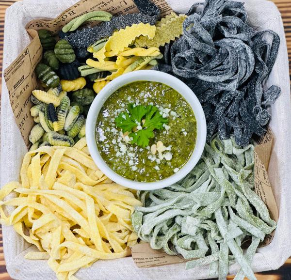 Sos Pesto de Busuioc de Casă 